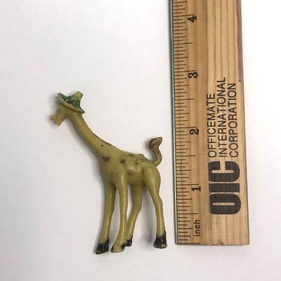 vintage 1960s hong kong kitsch plastic giraffe toy 3 inch wearing hat miniature - Picture 6 of 7